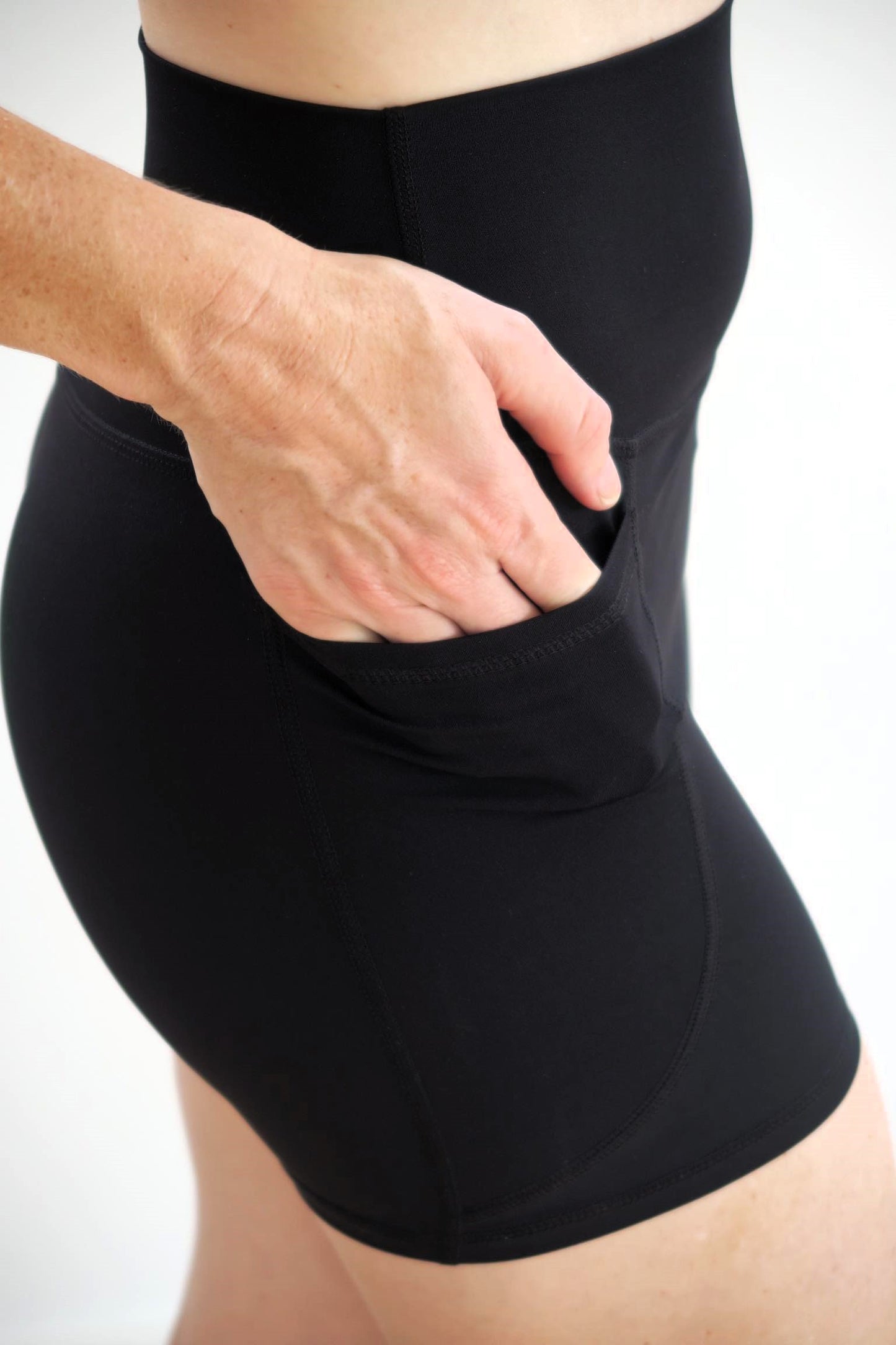 Elevate - Short Bike Pants with Pockets - Black